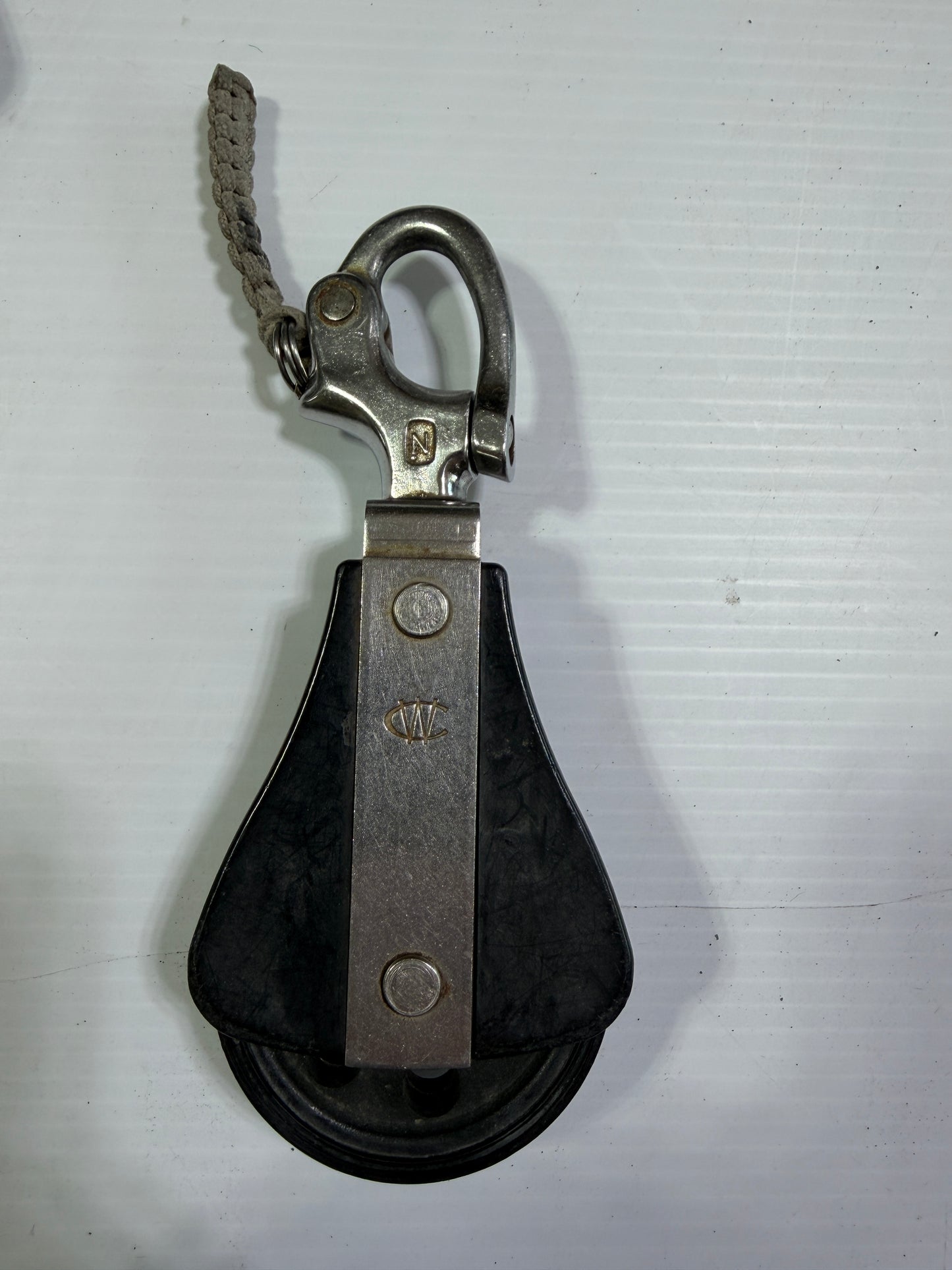Wilcox Crittenden Single Swivel Block With Shackle - 1/2" Line