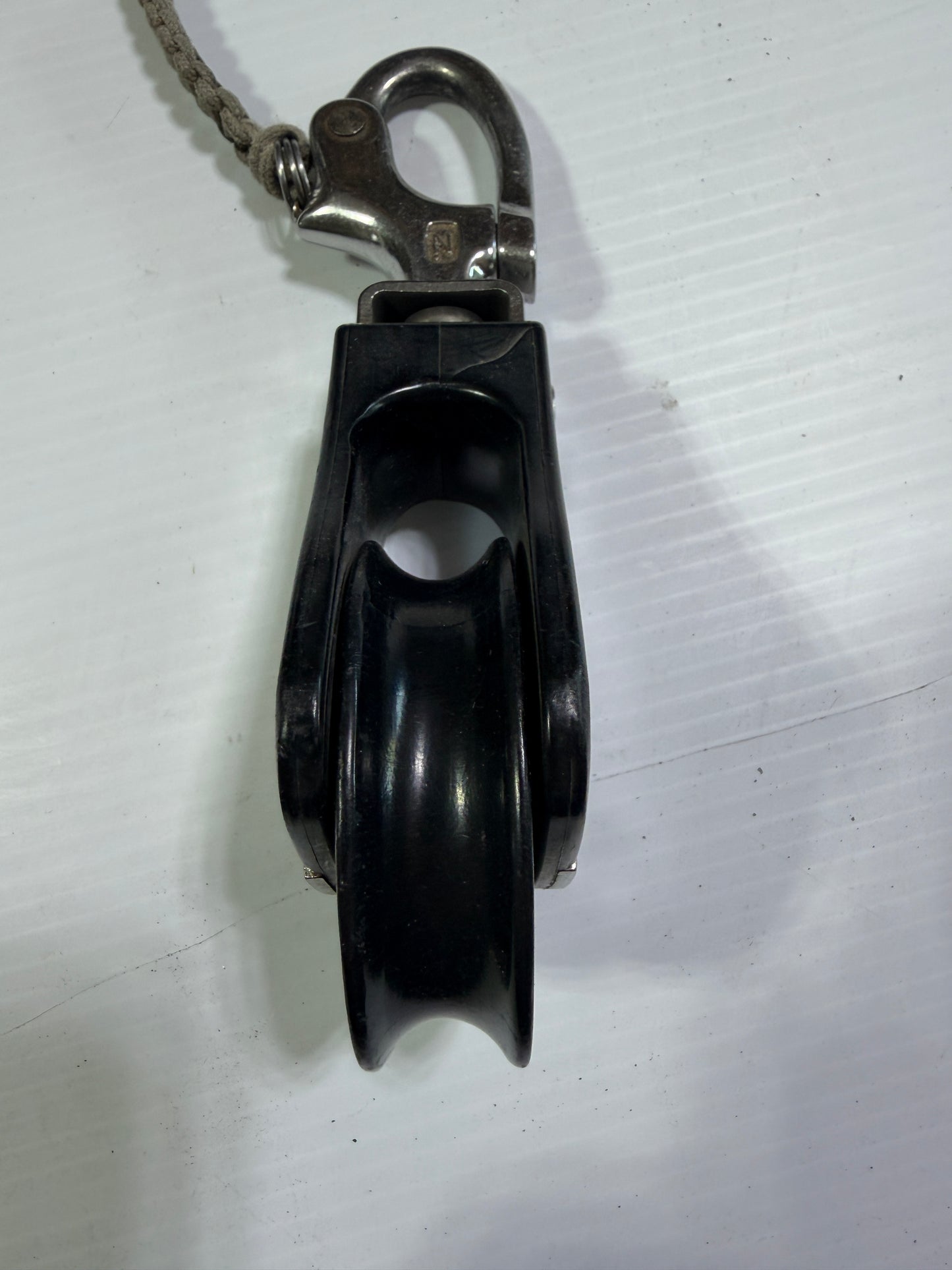 Wilcox Crittenden Single Swivel Block With Shackle - 1/2" Line