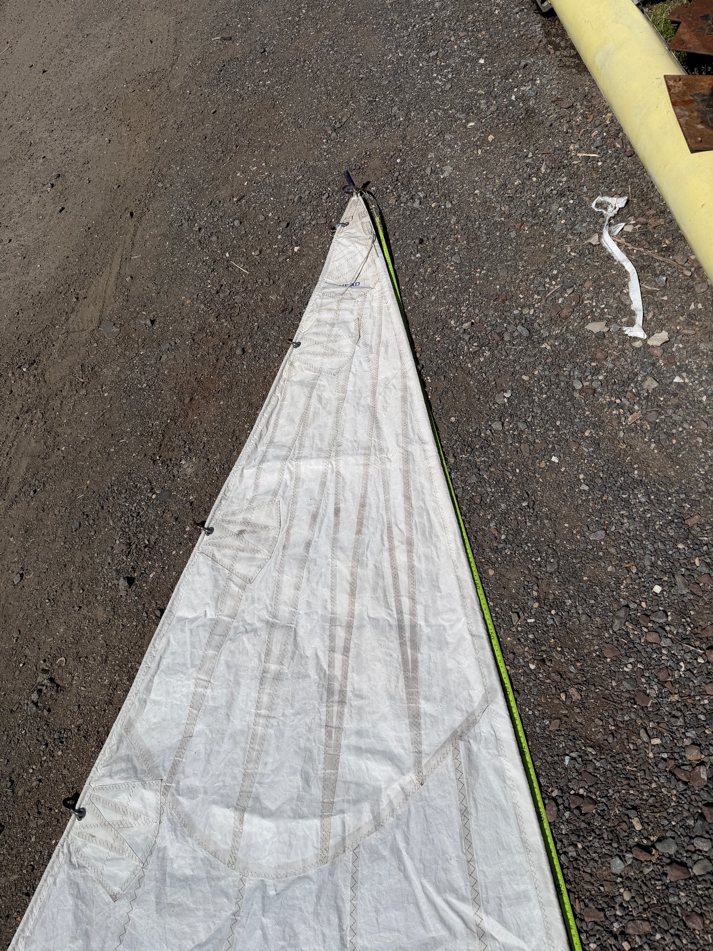 Genoa Light/Medium -  40'3" x 39'7" x 20'4" - 1978 Hunter 30