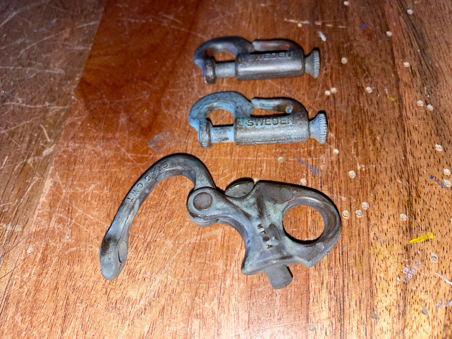 Small Bundle:  Bronze Shackle & 2 Sweden Sail Clips