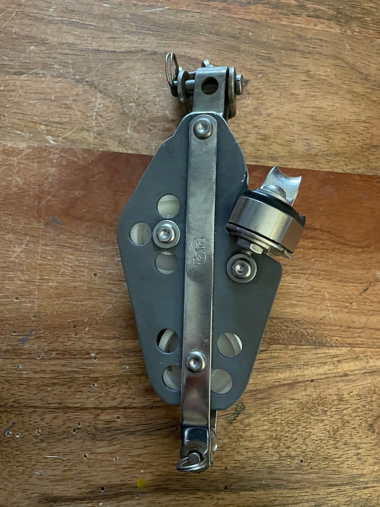 Fixed Schaefer Fiddle Block With Cam Cleat & Beckett With Shackles - 1 1/2” Sheaves - 3/8” Line