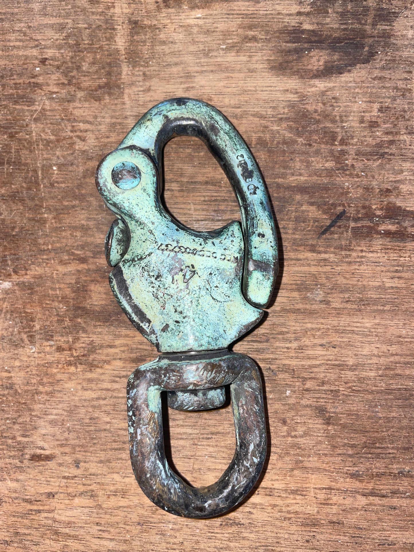 Solid Bronze B&A Swivel Bail Shackle 11/16”