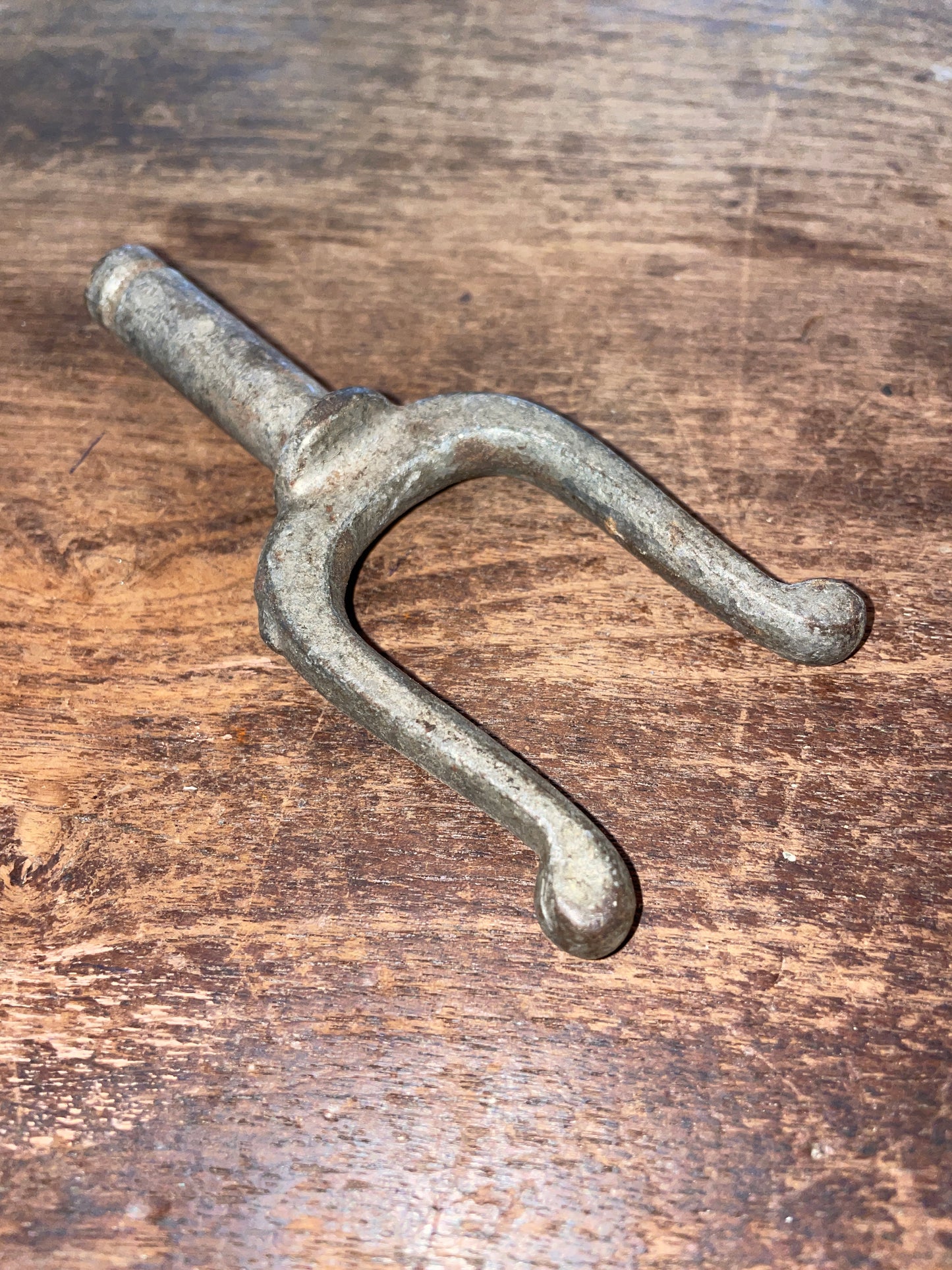 Single Vintage Metal Oar Lock