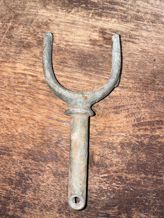 Single Vintage Metal Oar Lock