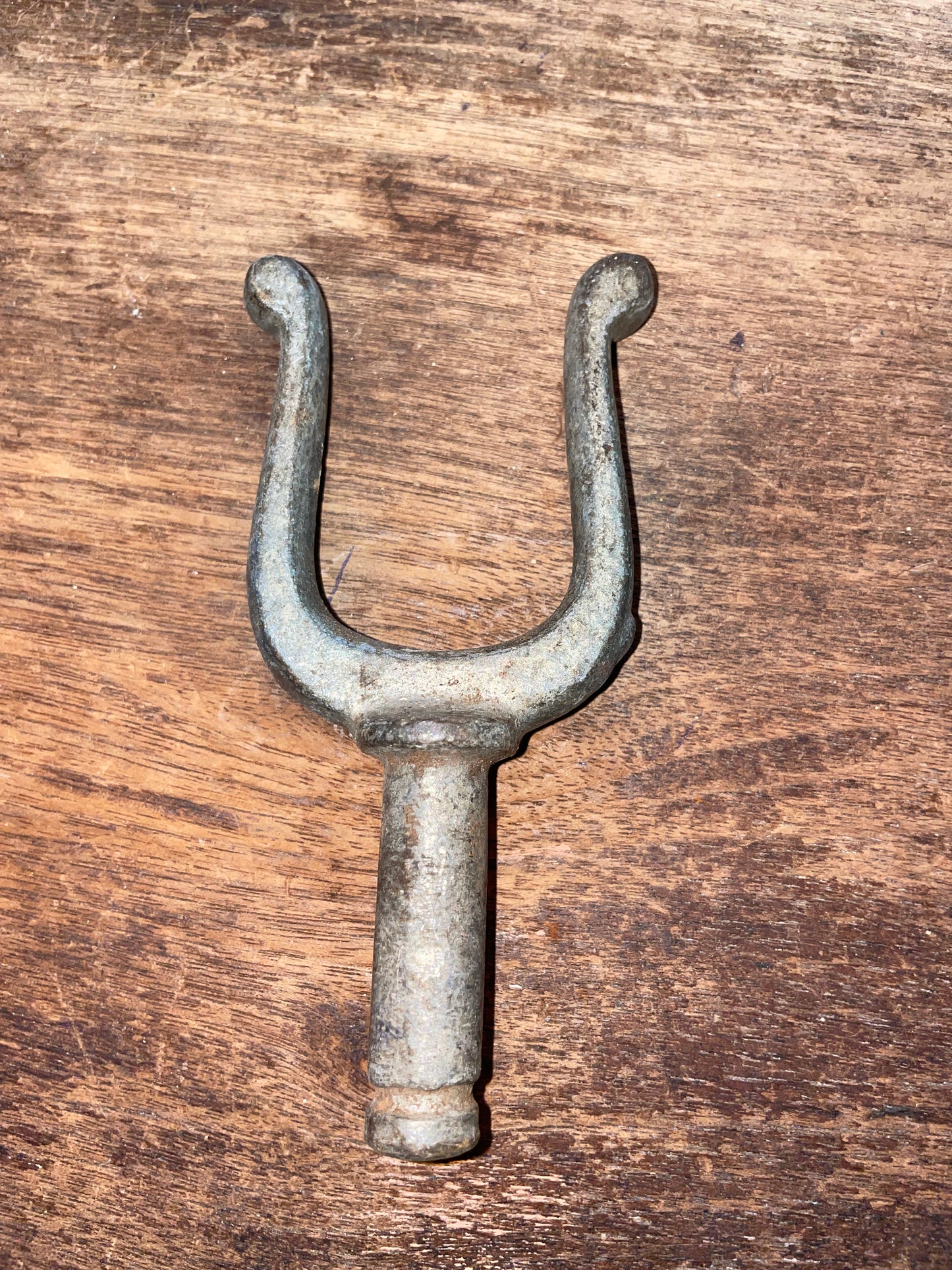 Single Vintage Metal Oar Lock