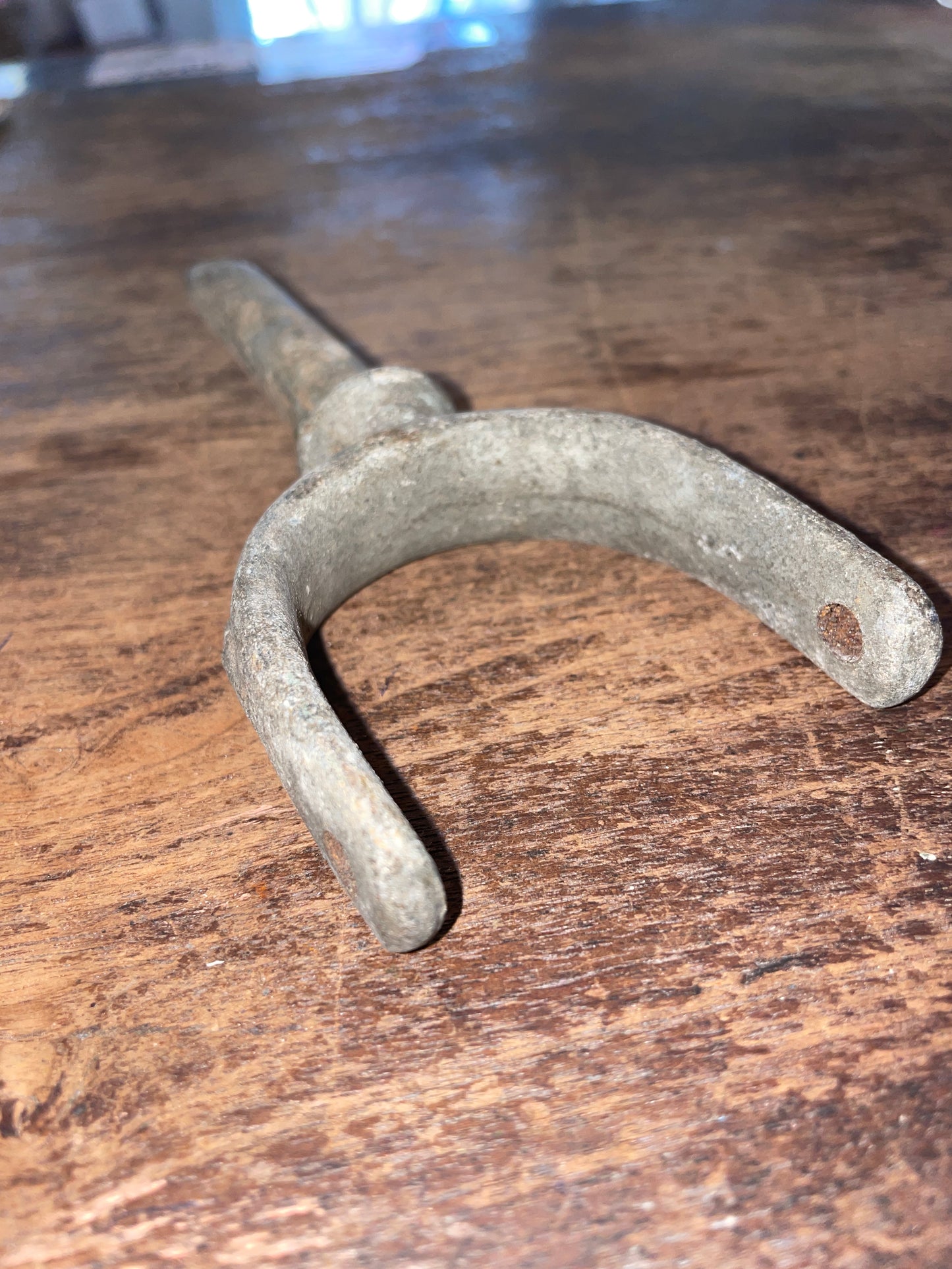 Single Vintage Metal Oar Lock