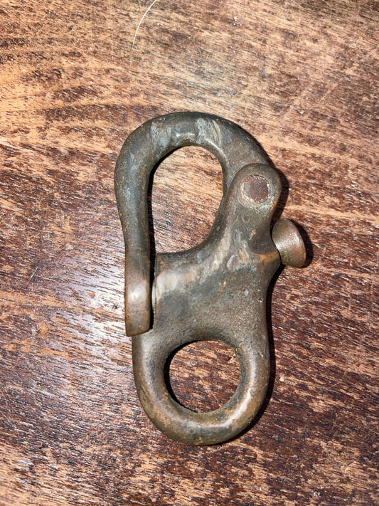 Vintage Bronze 1/2" Snap Shackle Fixed Bail