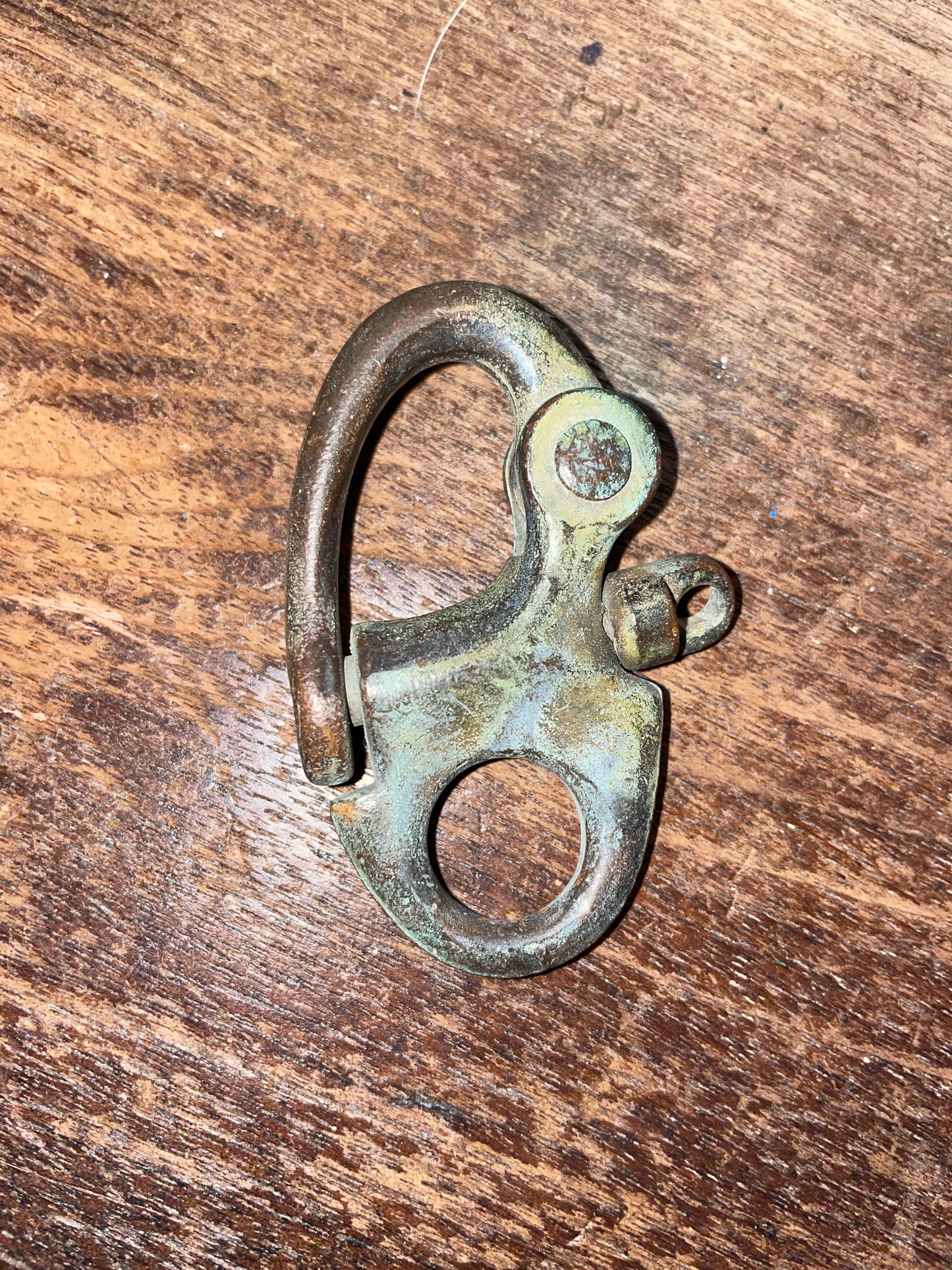 Vintage Bronze 1/2" Snap Shackle Fixed Bail