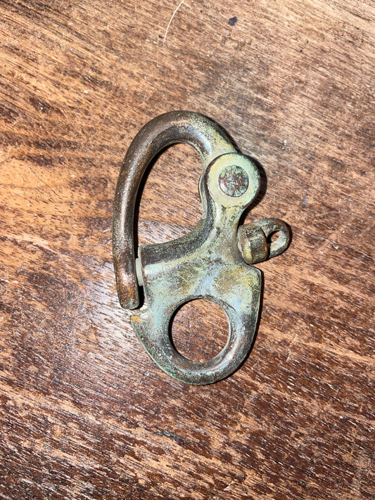 Vintage Bronze 1/2" Snap Shackle Fixed Bail