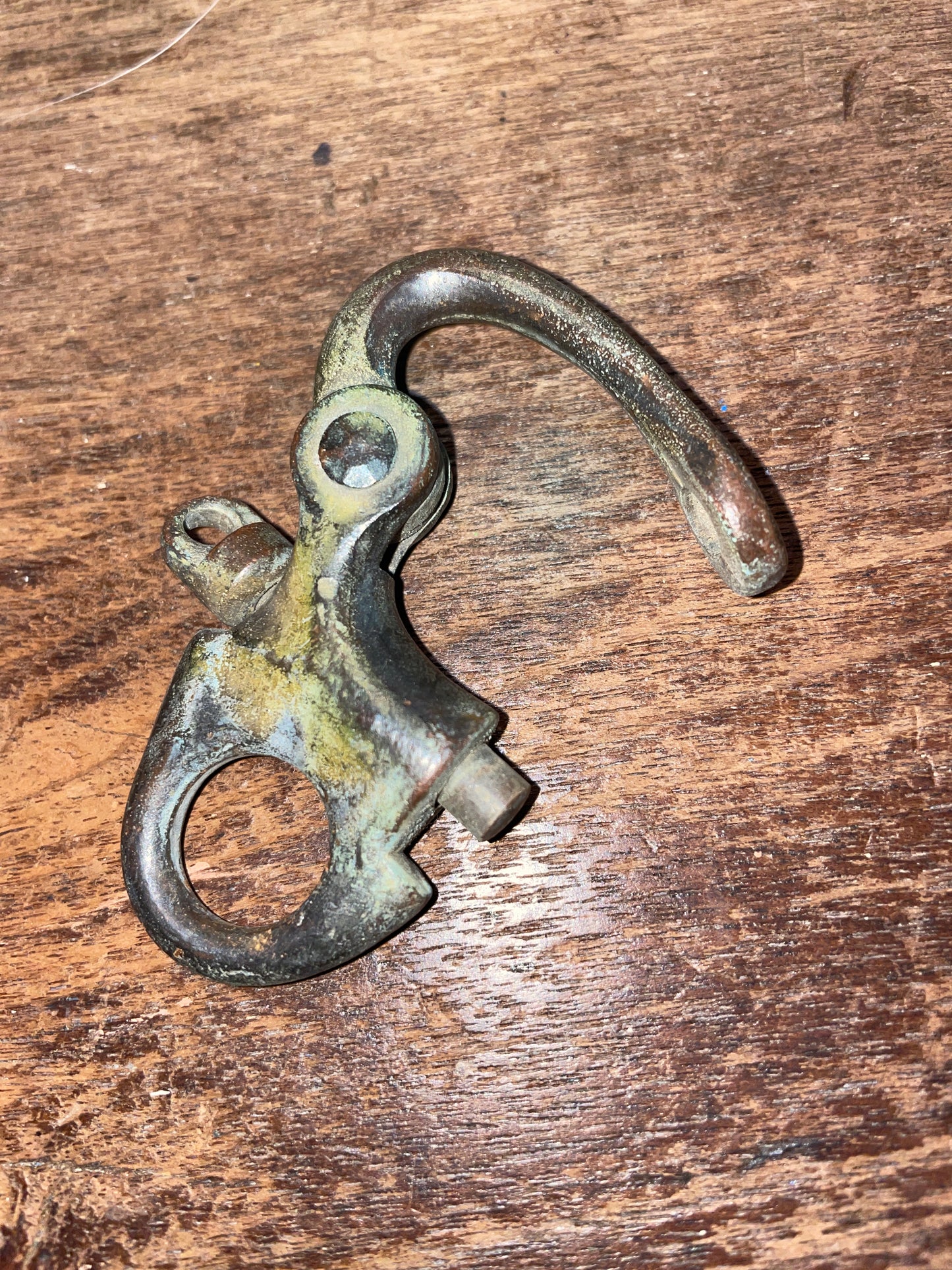 Vintage Bronze 1/2" Snap Shackle Fixed Bail