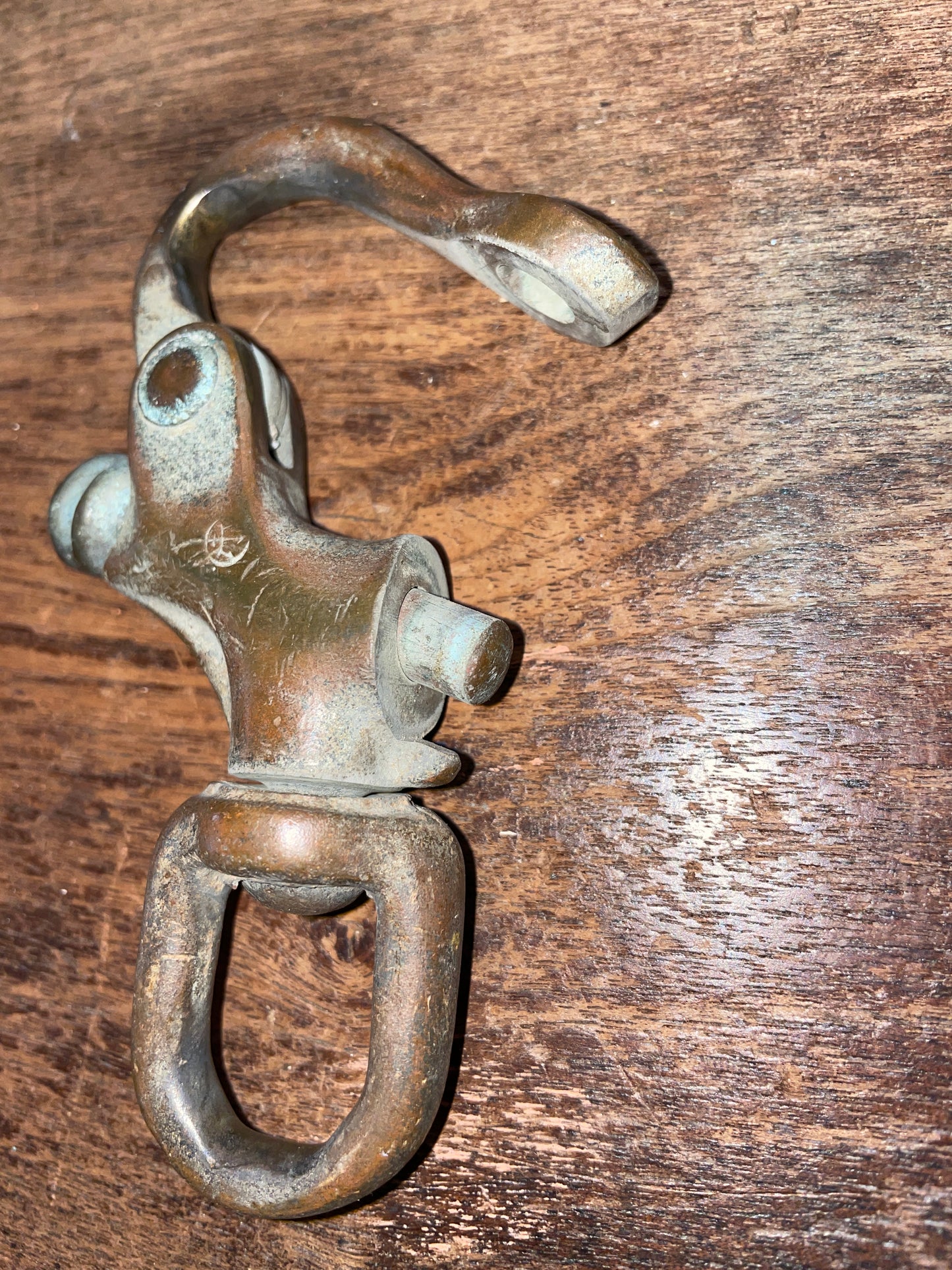 Vintage Merriman Bronze 5/8" Snap Shackle Swivel Bail